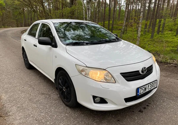 toyota Toyota Corolla cena 19999 przebieg: 208000, rok produkcji 2010 z Świnoujście